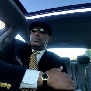 Meet your Posher, Larry